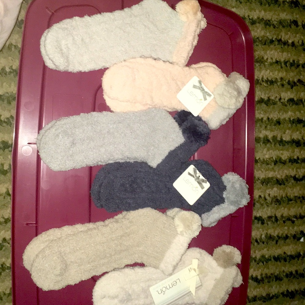 NWT, lemon slipper socks, 6 pairs total